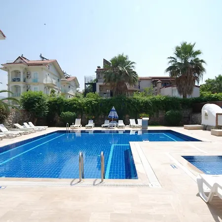 شقة Saros Calis Beach