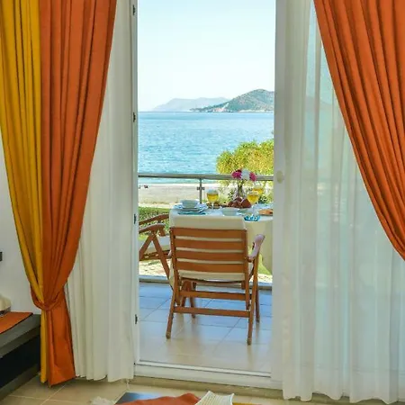 Saros Calis Beach * فتحية