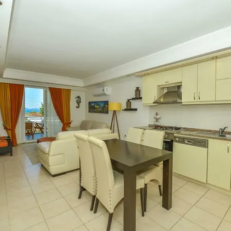 Saros Calis Beach شقة *