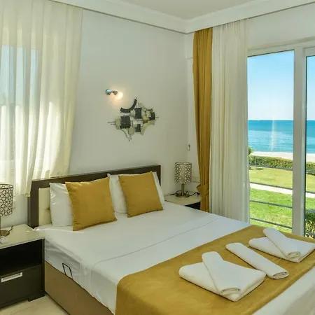 Saros Calis Beach * فتحية